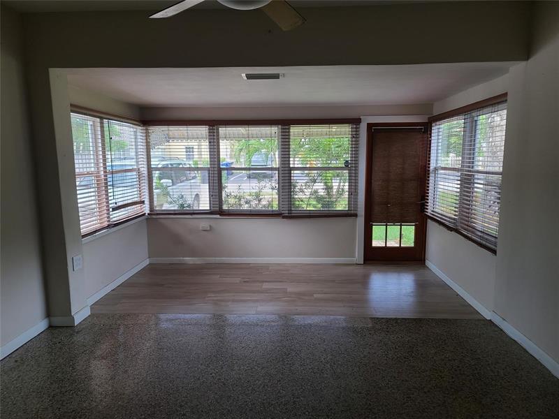 Image 3 of 11 For 904 13th St  