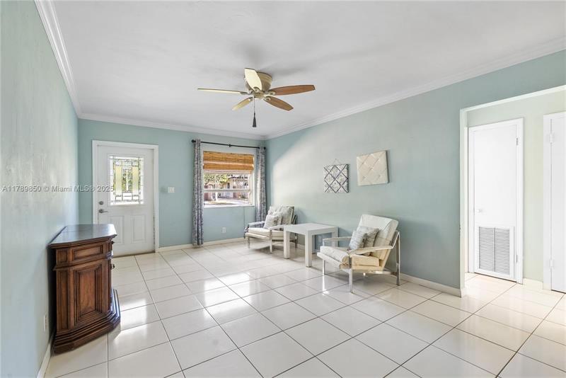 Image 10 of 12 For 1337 16th Ave  1337