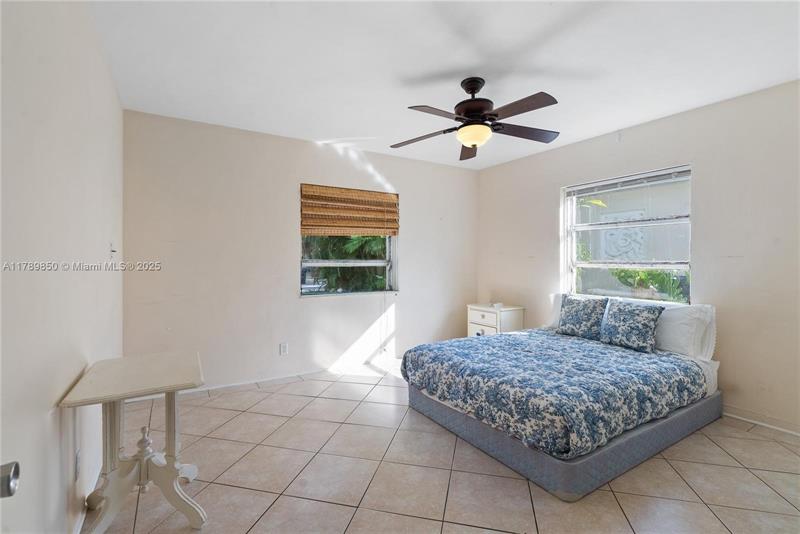 Image 9 of 12 For 1337 16th Ave  1337