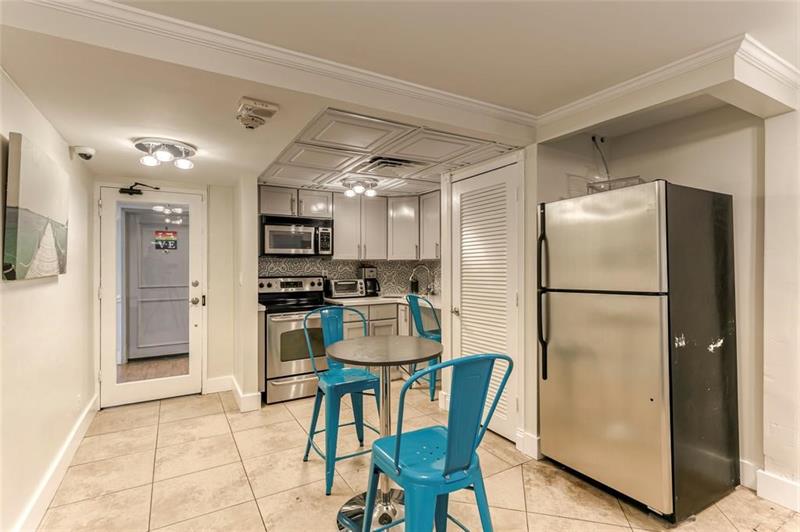 Image 26 of 31 For 2900 30th St B-2