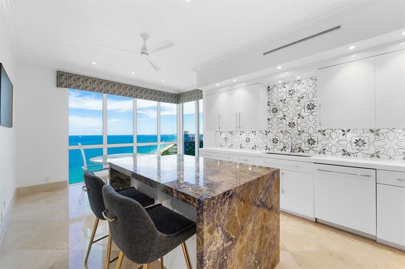Image 15 of 55 For 3200 Ocean Blvd  Ph2708