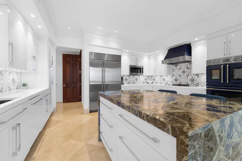 Image 16 of 55 For 3200 Ocean Blvd  Ph2708