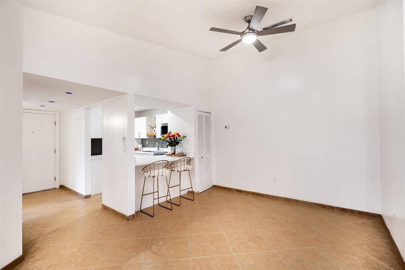 Image 11 of 40 For 927 199 Street  202