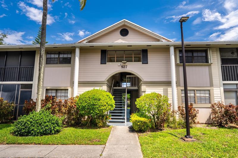 Image 14 of 40 For 927 199 Street  202