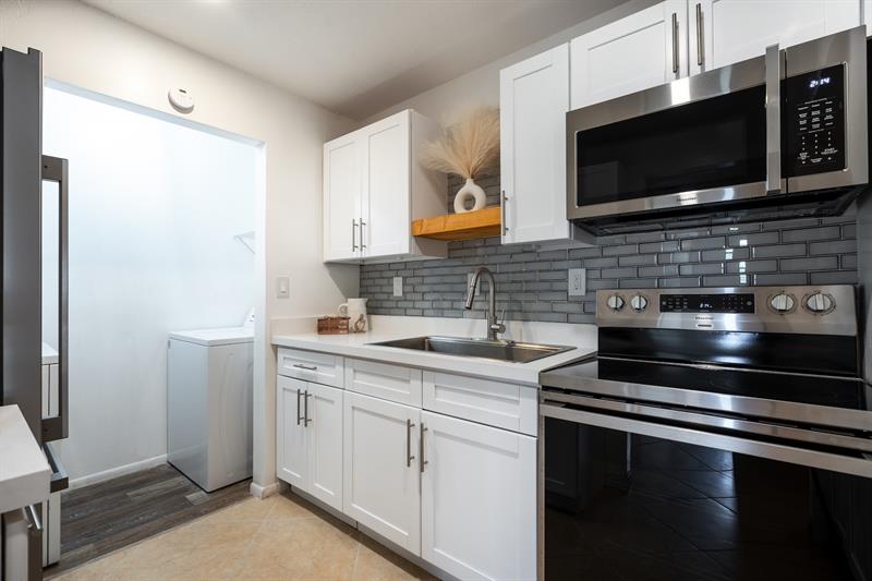 Image 24 of 40 For 927 199 Street  202