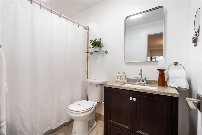 Image 30 of 40 For 927 199 Street  202