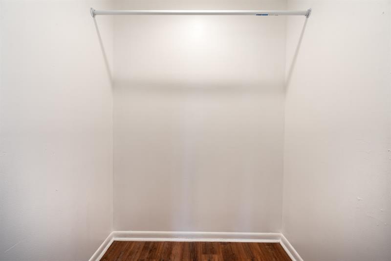 Image 33 of 40 For 927 199 Street  202