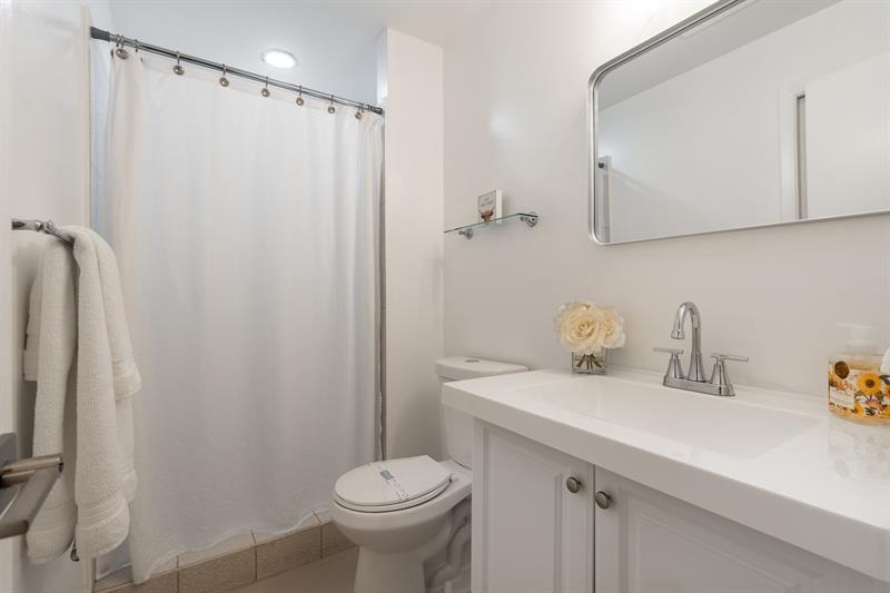 Image 36 of 40 For 927 199 Street  202