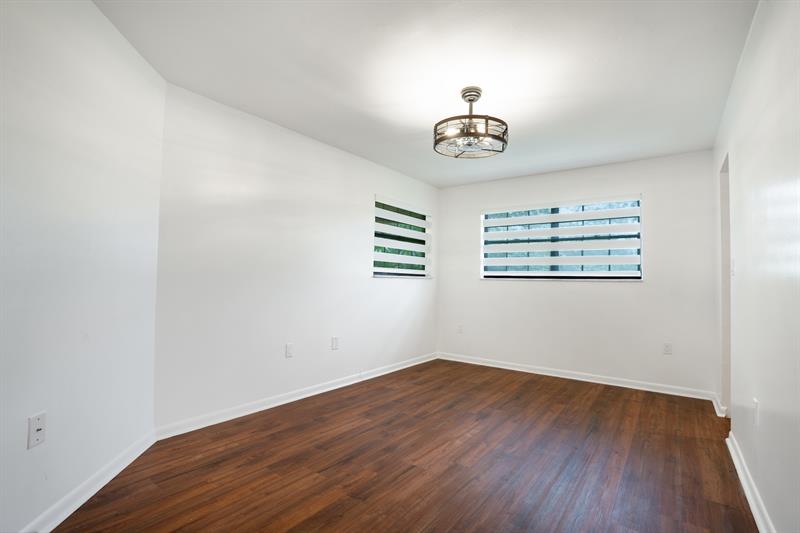Image 37 of 40 For 927 199 Street  202
