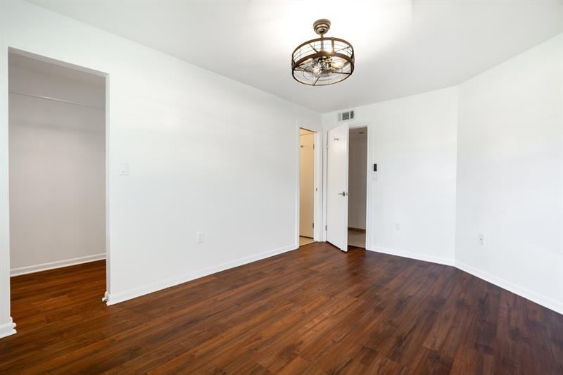 Image 38 of 40 For 927 199 Street  202