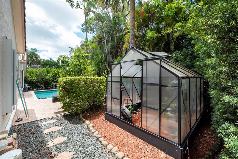 Image 32 of 47 For 3508 Wildflower Dr