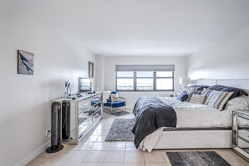 Image 10 of 32 For 5100 Ocean Blvd  1217