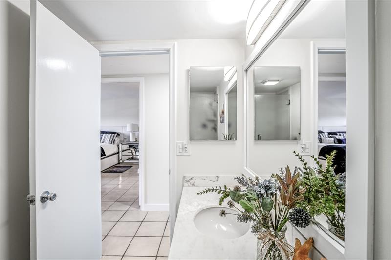 Image 20 of 32 For 5100 Ocean Blvd  1217