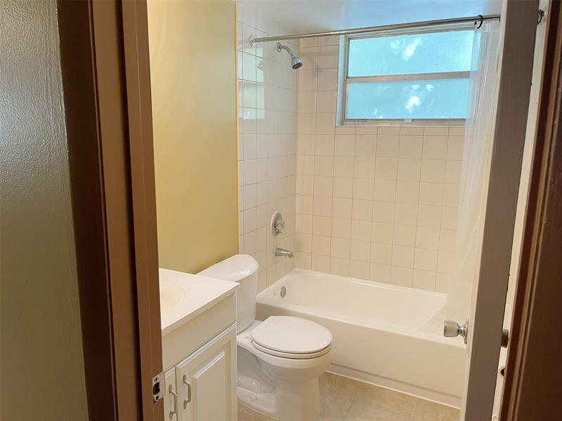 Image 12 of 19 For 11101 Royal Palm Blvd  #201