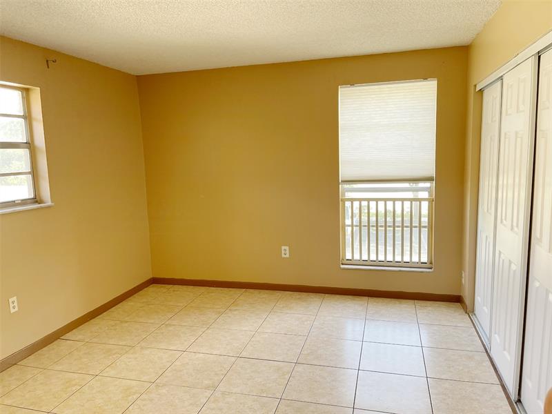 Image 14 of 19 For 11101 Royal Palm Blvd  #201
