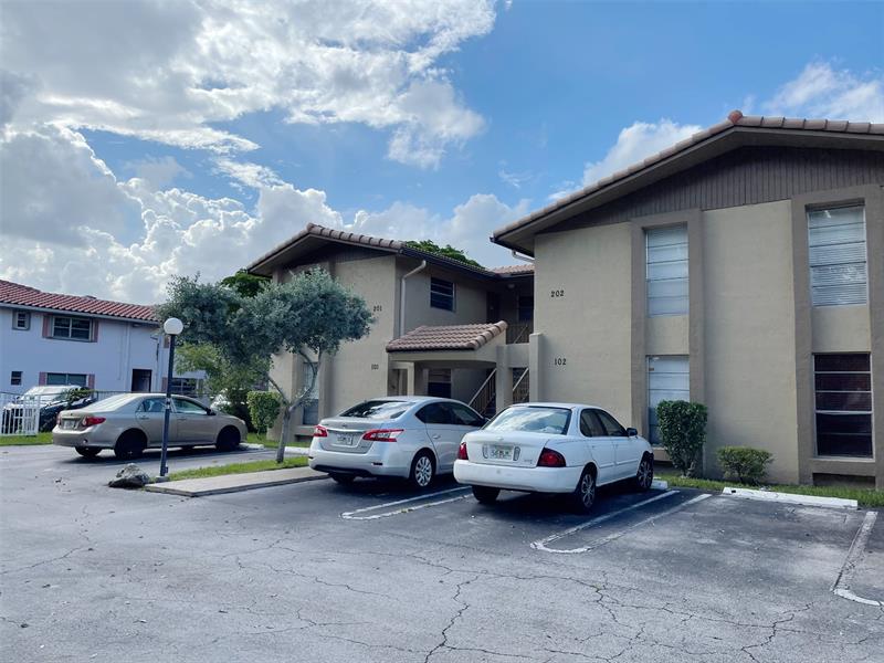 Image 4 of 19 For 11101 Royal Palm Blvd  #201