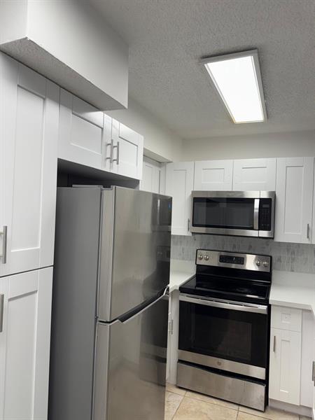 Image 7 of 22 For 621 Lyons Rd  9103