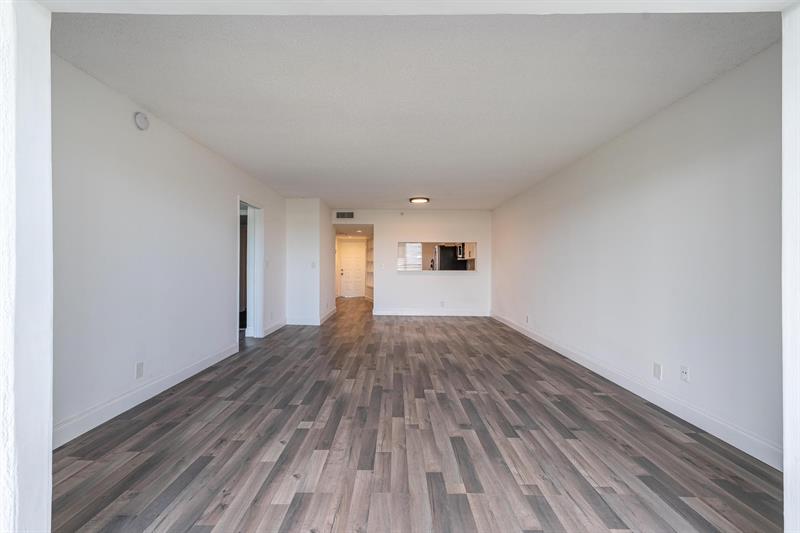 Image 4 of 26 For 2200 Cypress Bend Dr  604