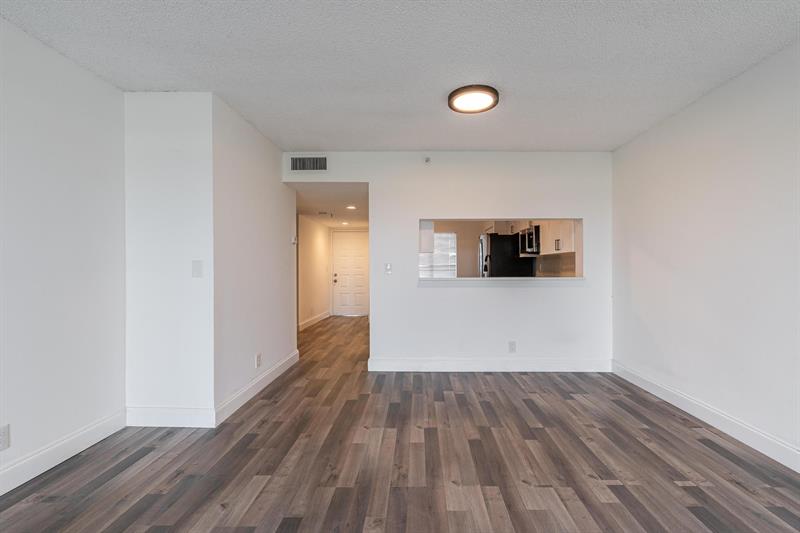 Image 5 of 26 For 2200 Cypress Bend Dr  604