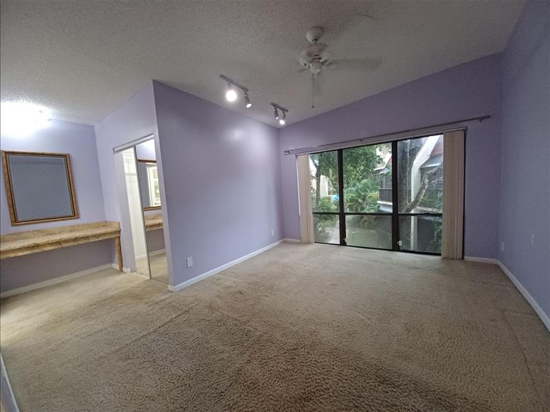 Image 7 of 14 For 301 Pine Island Rd  216