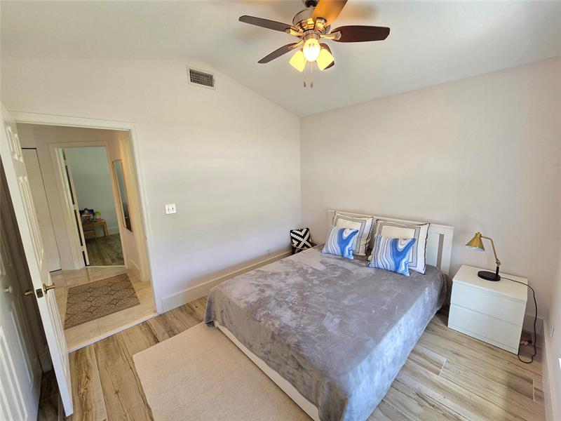 Image 16 of 26 For 14051 Fair Isle Drive