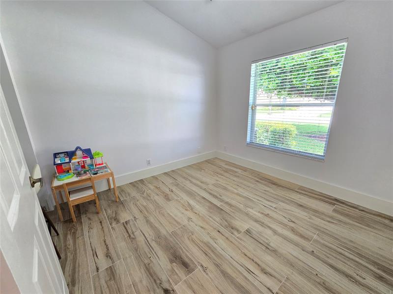 Image 19 of 26 For 14051 Fair Isle Drive