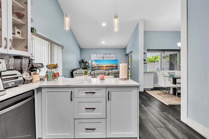 Image 10 of 53 For 8301 52nd St