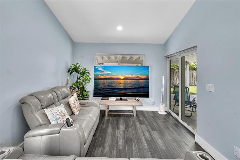 Image 25 of 53 For 8301 52nd St