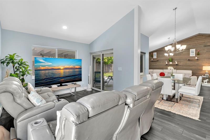 Image 26 of 53 For 8301 52nd St