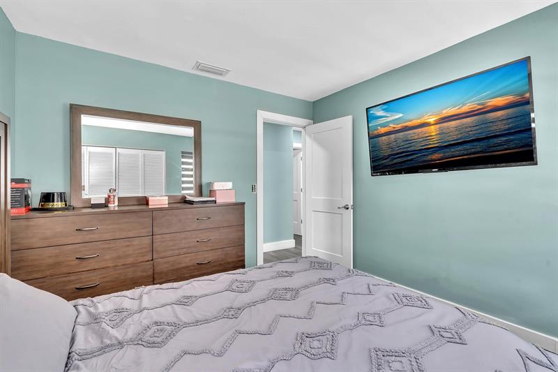 Image 34 of 53 For 8301 52nd St