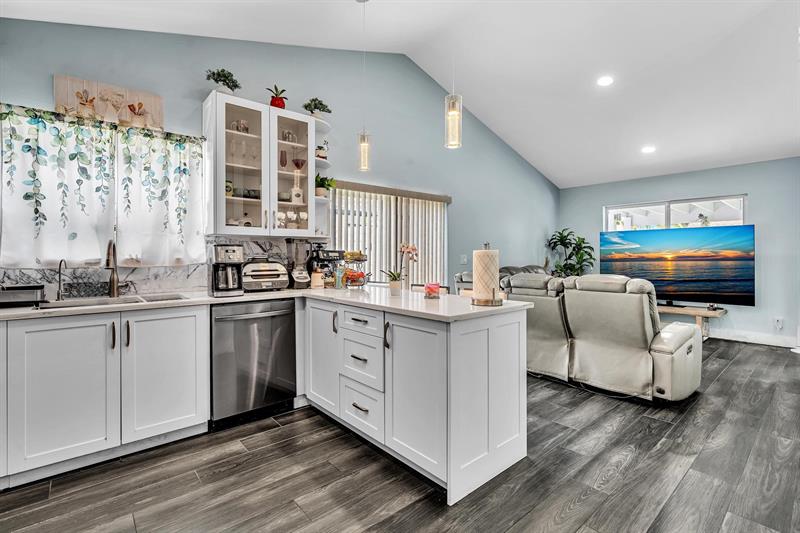 Image 8 of 53 For 8301 52nd St