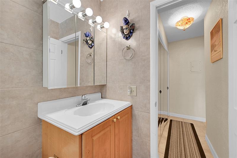 Image 14 of 27 For 2607 8th Ave  28