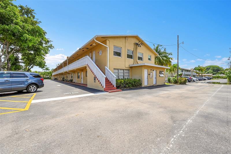 Image 4 of 27 For 2607 8th Ave  28