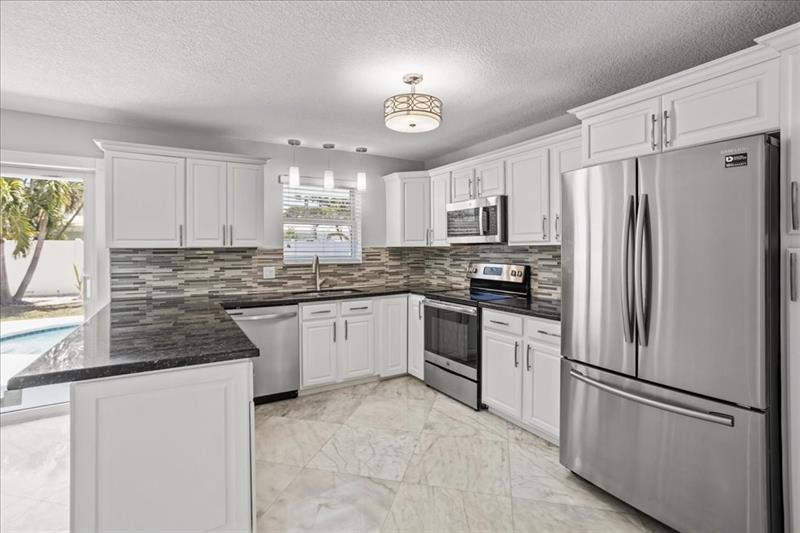 Image 10 of 39 For 1820 59th Ct