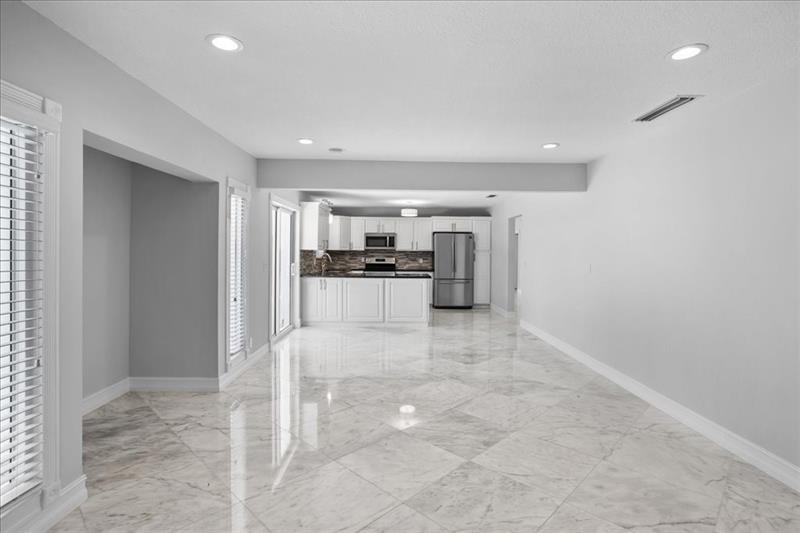 Image 11 of 39 For 1820 59th Ct