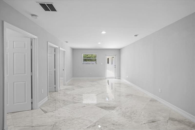 Image 12 of 39 For 1820 59th Ct