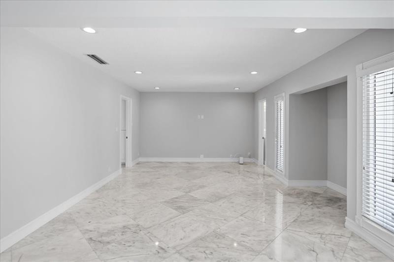 Image 13 of 39 For 1820 59th Ct