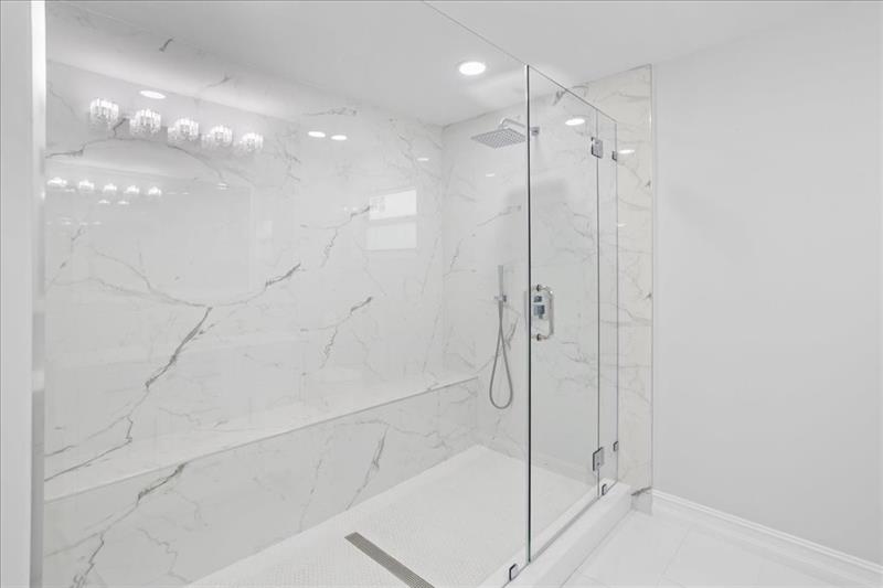 Image 18 of 39 For 1820 59th Ct