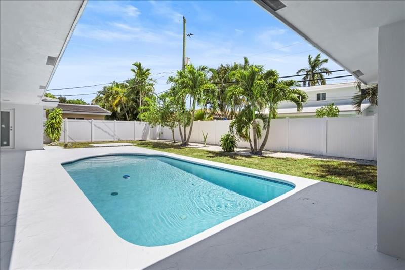 Image 32 of 39 For 1820 59th Ct