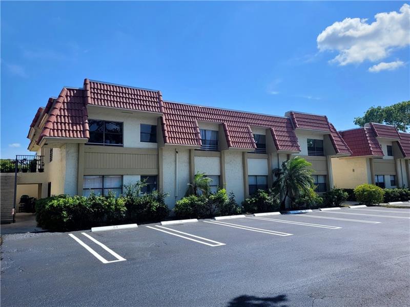 Image 19 of 20 For 11096 Royal Palm Blvd  11096
