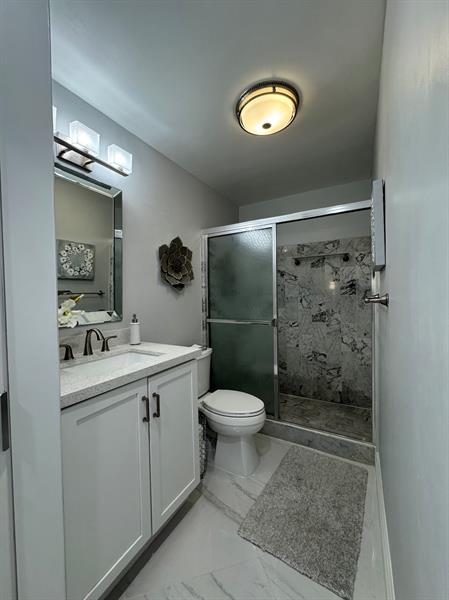 Image 20 of 21 For 6379 Bay Club Dr  2