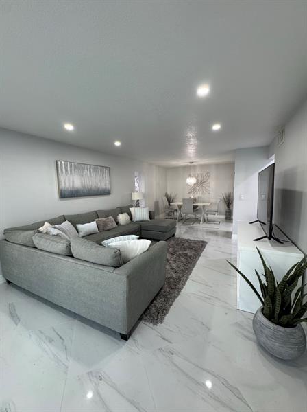 Image 3 of 21 For 6379 Bay Club Dr  2