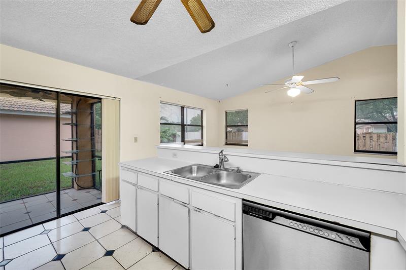 Image 10 of 25 For 14980 Durham Ln