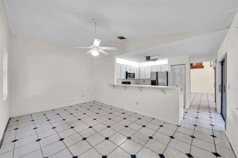 Image 11 of 25 For 14980 Durham Ln