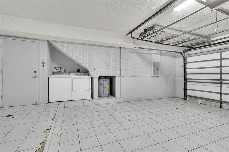 Image 21 of 25 For 14980 Durham Ln