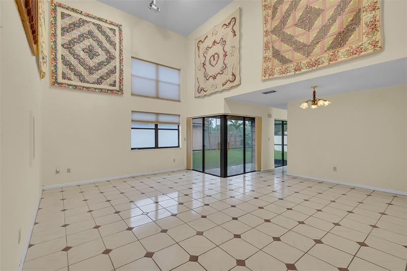 Image 5 of 25 For 14980 Durham Ln