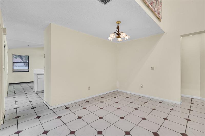 Image 8 of 25 For 14980 Durham Ln