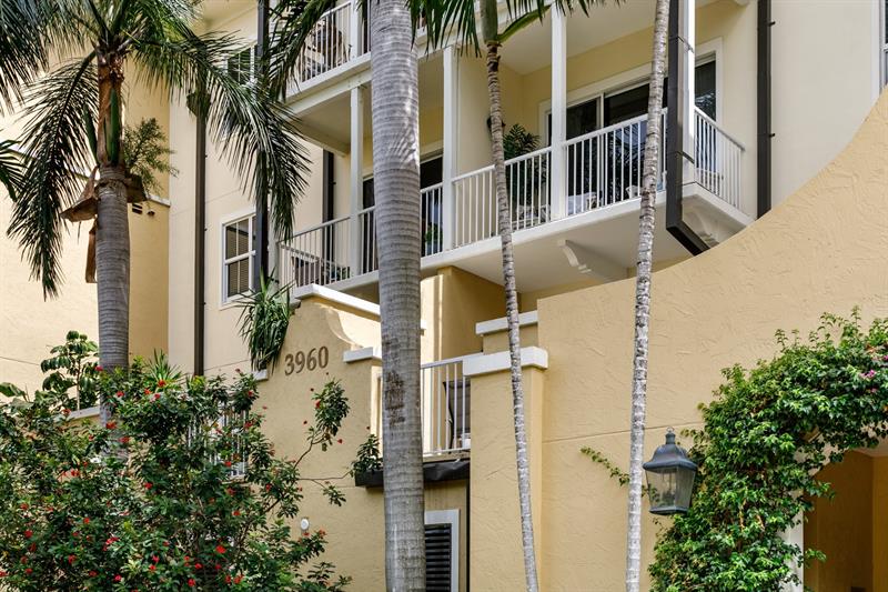 Image 25 of 39 For 3960 Flagler Drive  306