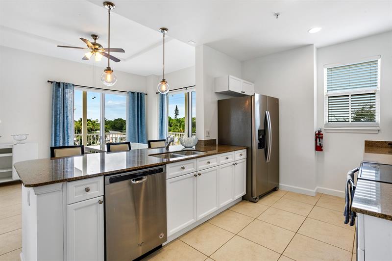 Image 9 of 39 For 3960 Flagler Drive  306