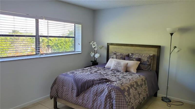 Image 16 of 30 For 1762 Hammock Blvd  408